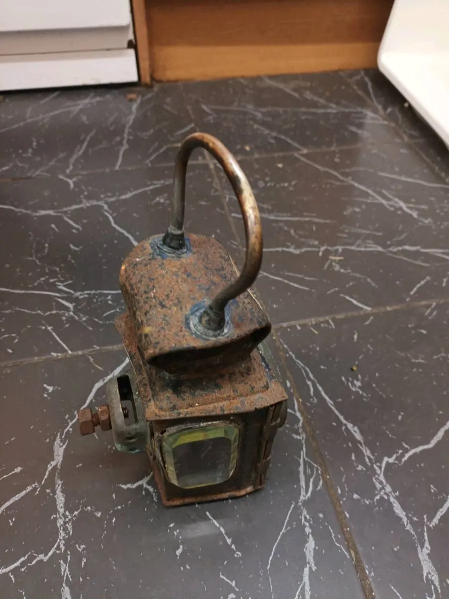 Old Car Lamp - Image 2