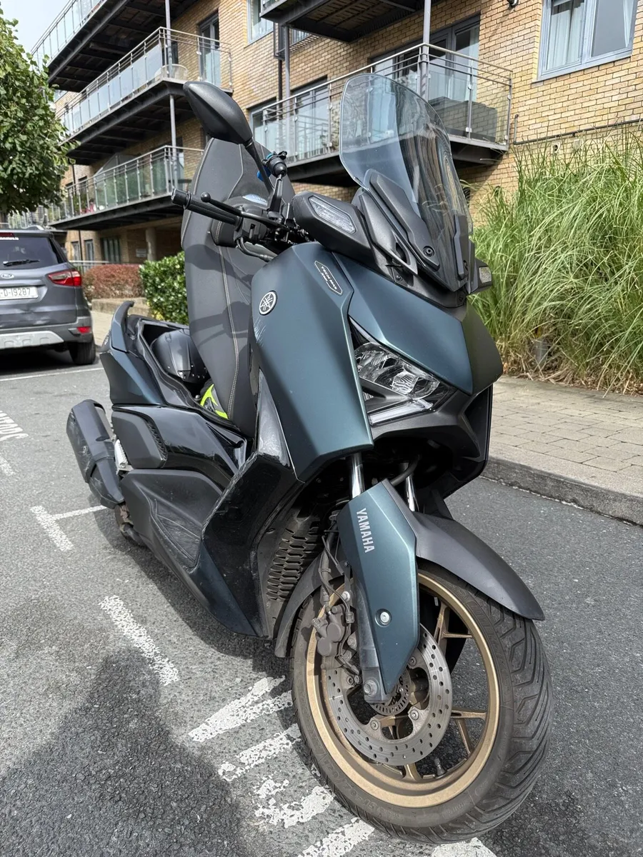 Yamaha Xmax 300 Tech Max + Extras - Image 1