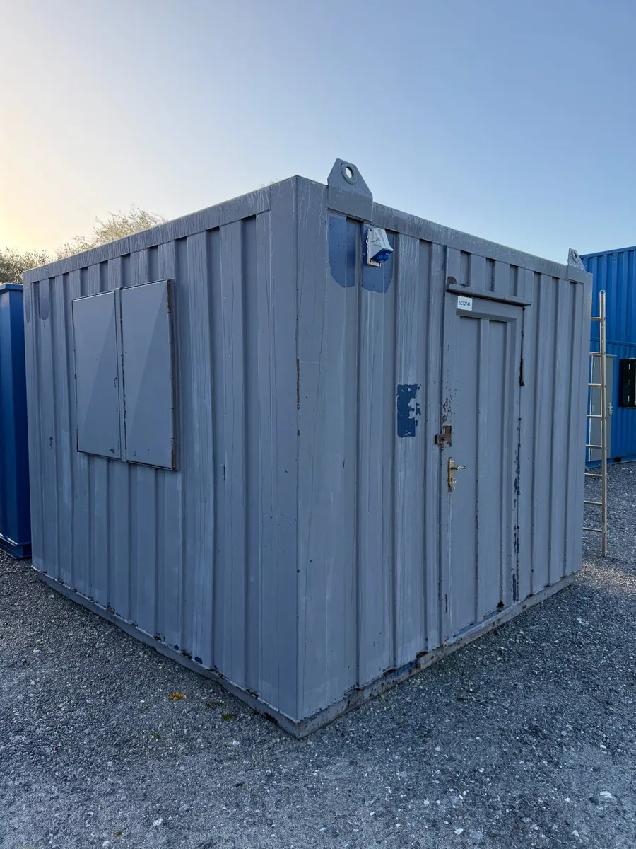 Office / drying room/ changing room/ dressing room - Image 4