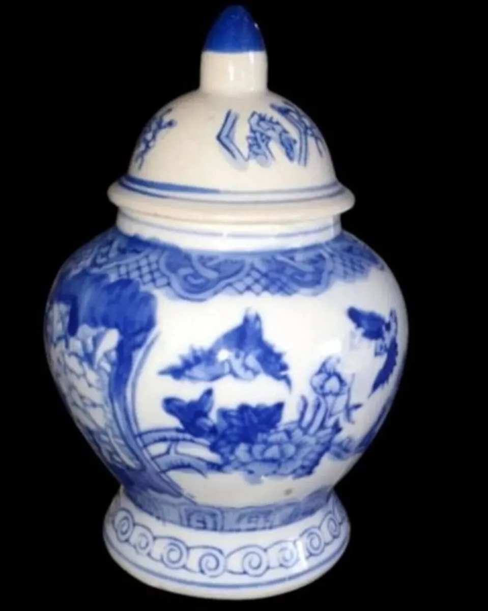 Vintage Blue & White Porcelain Ginger Jar - Image 4