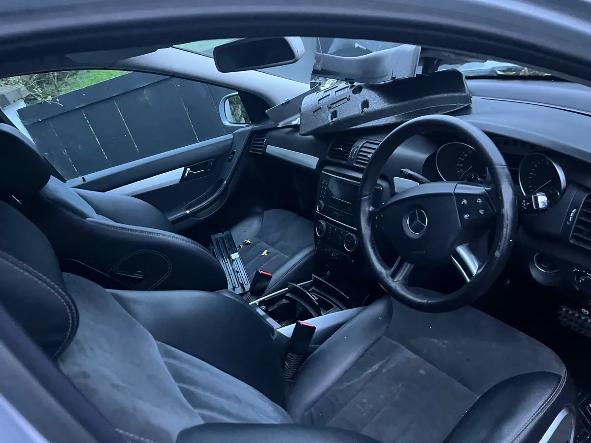 Mercedes R-class - PARTS - Image 4