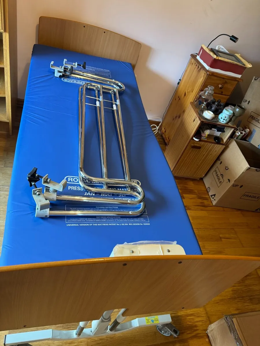 Hospital bed - Image 3
