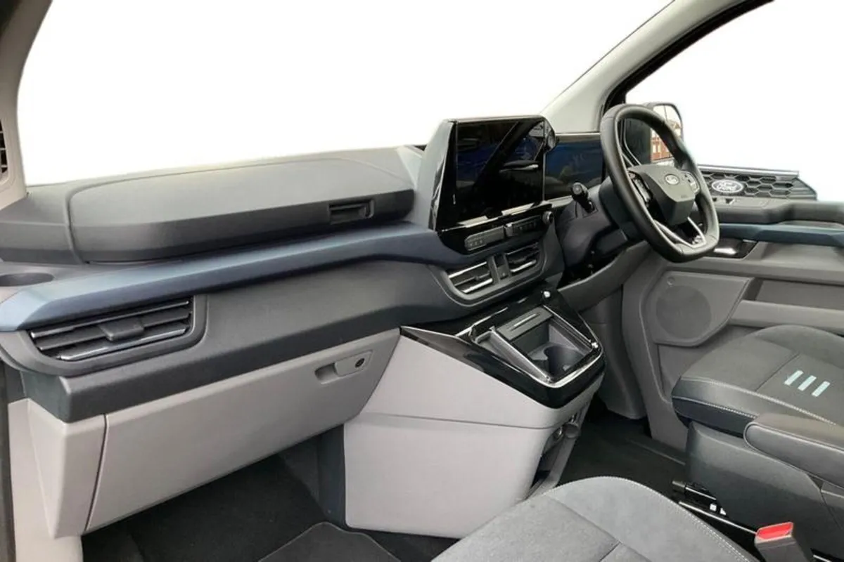 Ford Tourneo Custom 320 L2  FWD 2.0 EcoBlue 170ps - Image 3