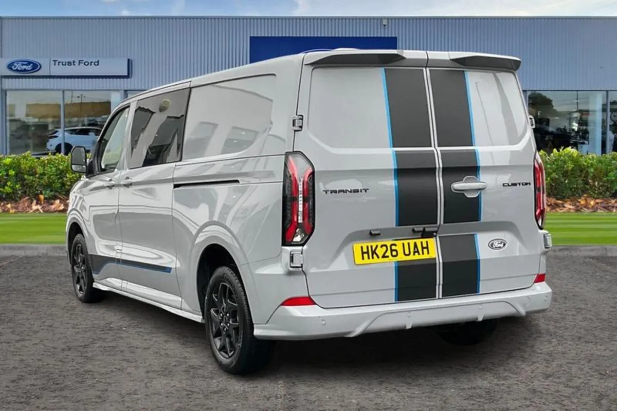 Ford Transit Custom 320 L2  FWD 2.0 EcoBlue 170ps - Image 2