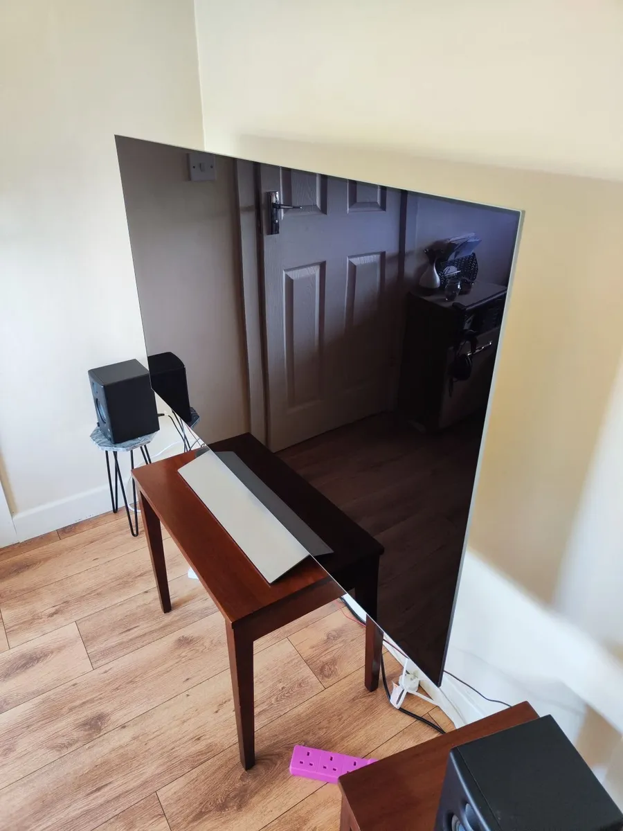 LG OLED C2 55" - Image 1