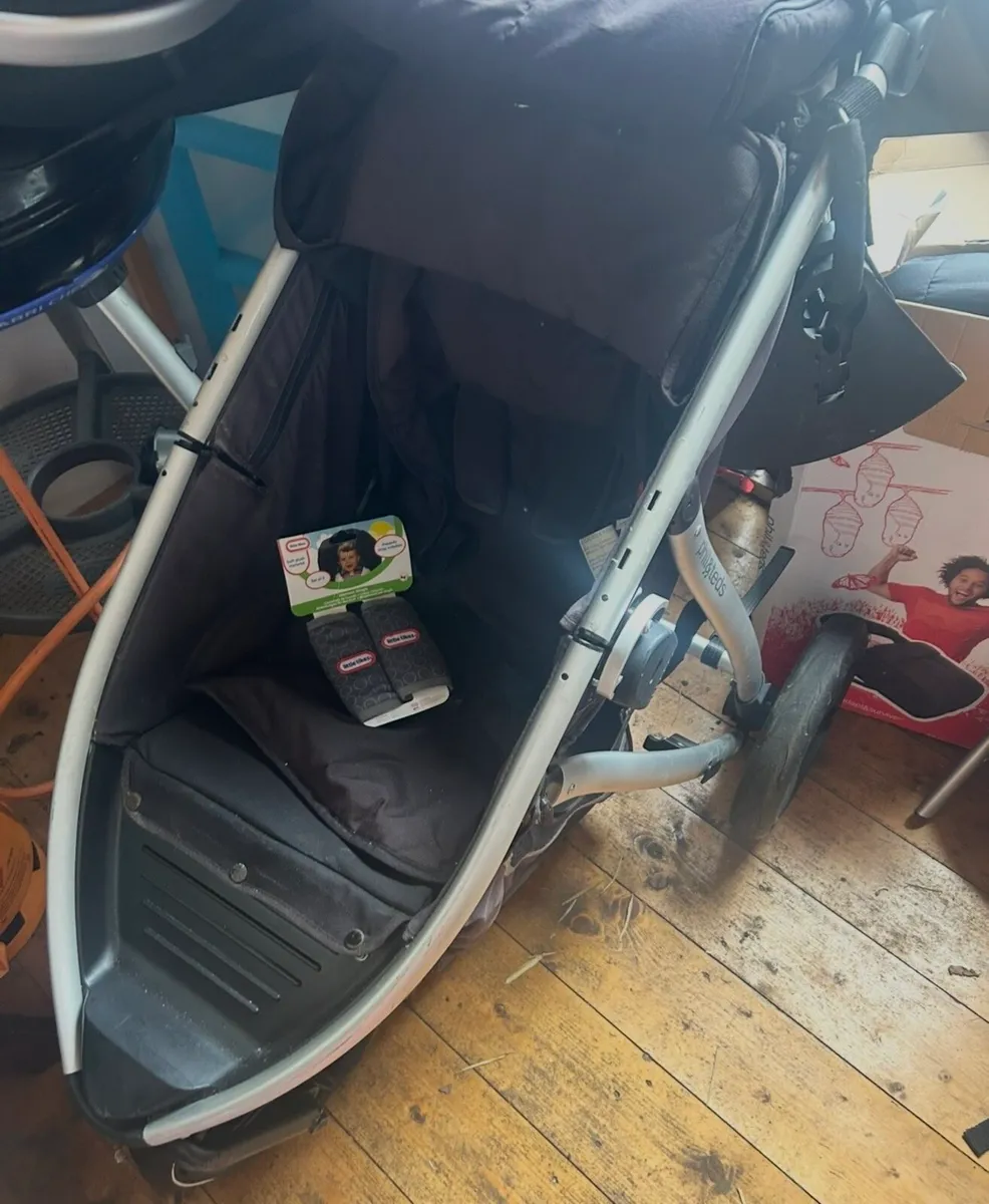 Baby buggy - Image 1