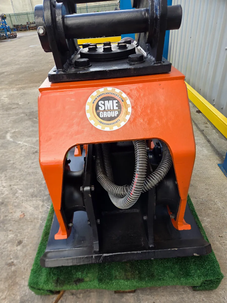 Npk C60 Hydraulic Compactor Plate - Image 3