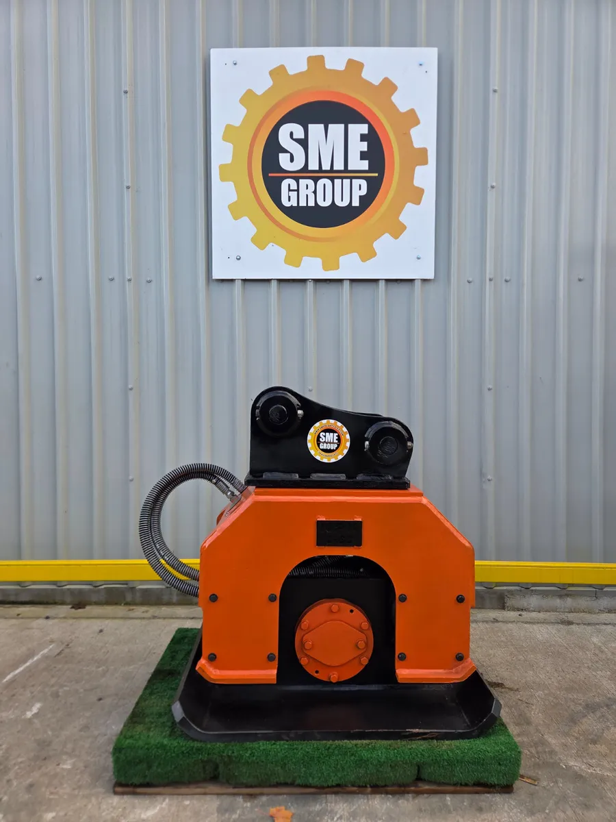 Npk C60 Hydraulic Compactor Plate - Image 1