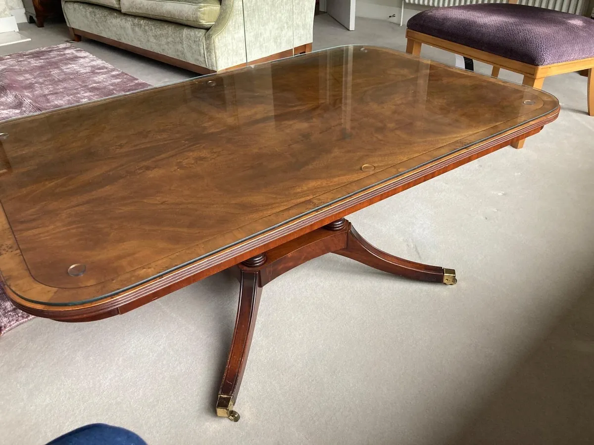 Traditional wooden coffee table - Image 2