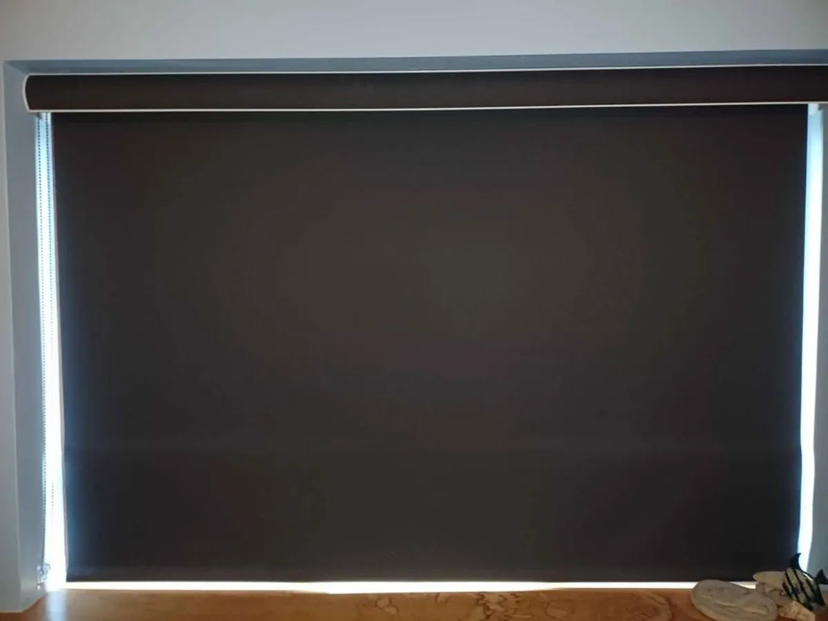 NEW Grey Blind - Image 3
