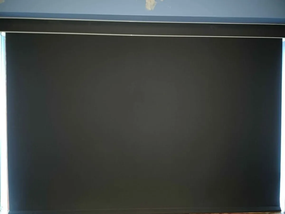 NEW Grey Blind - Image 4