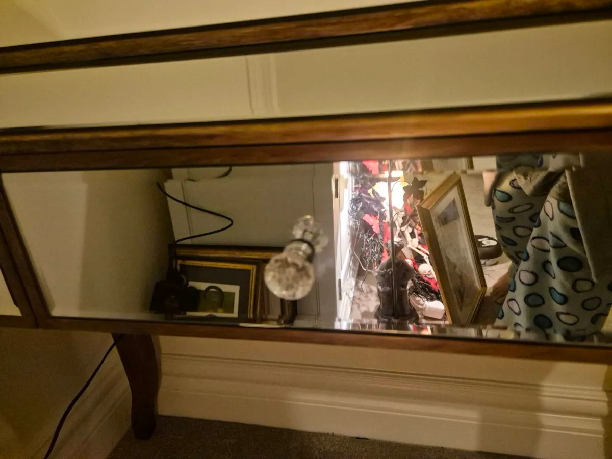 Mirrored hall or sitting room table - Image 2