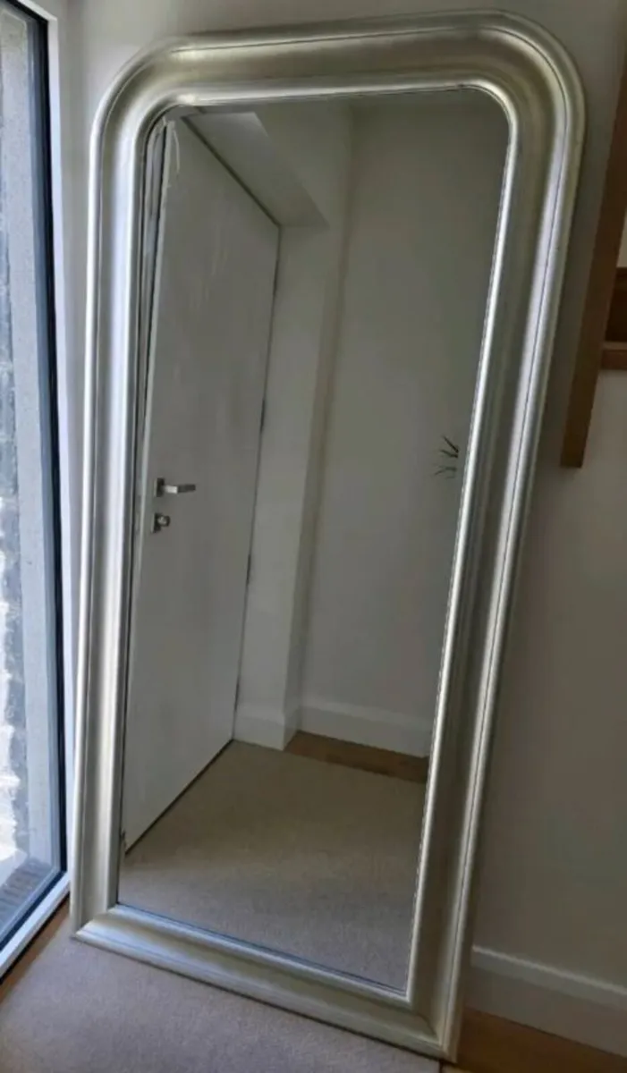 197cm Ikea Songe freestanding hall mirror - Image 2