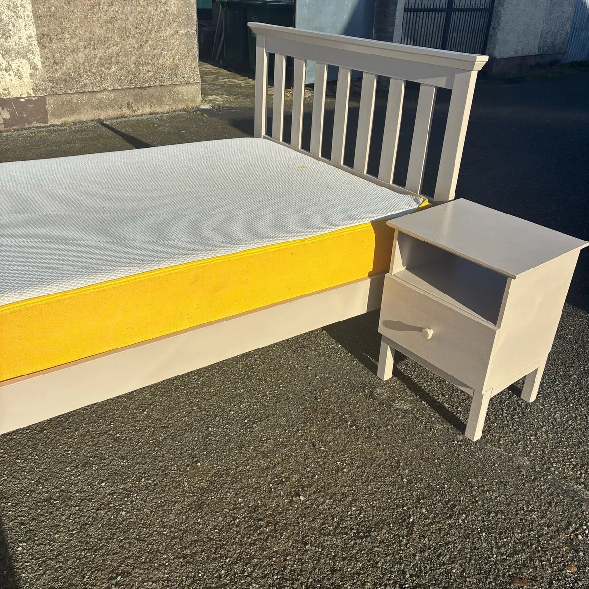 Small 4ft Double Bed Eve Mattress & Locker - Image 2