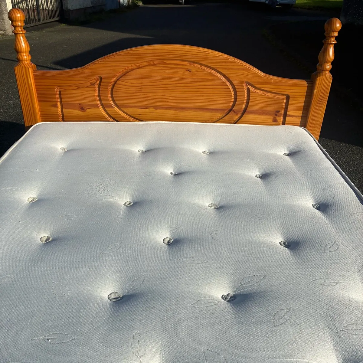 5ft King Solid Pune Bed Frame & Mattress - Image 4