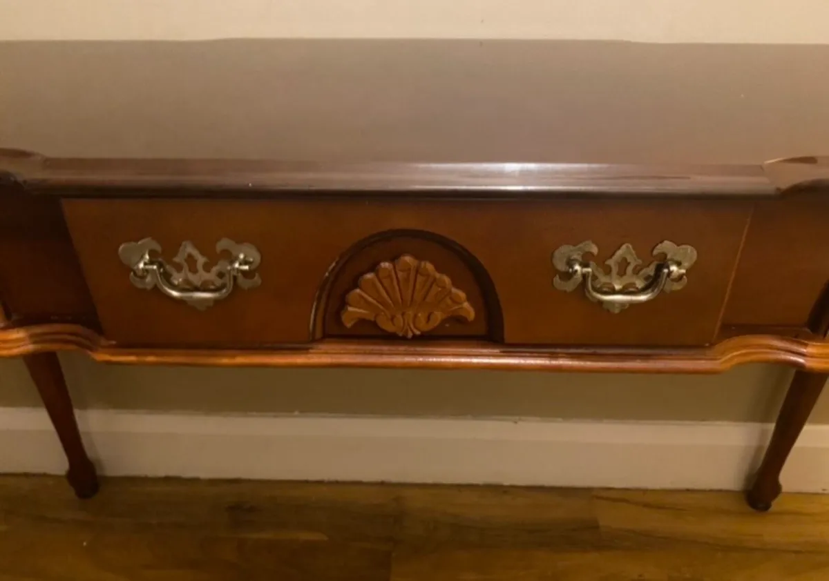 Table Console - Image 2