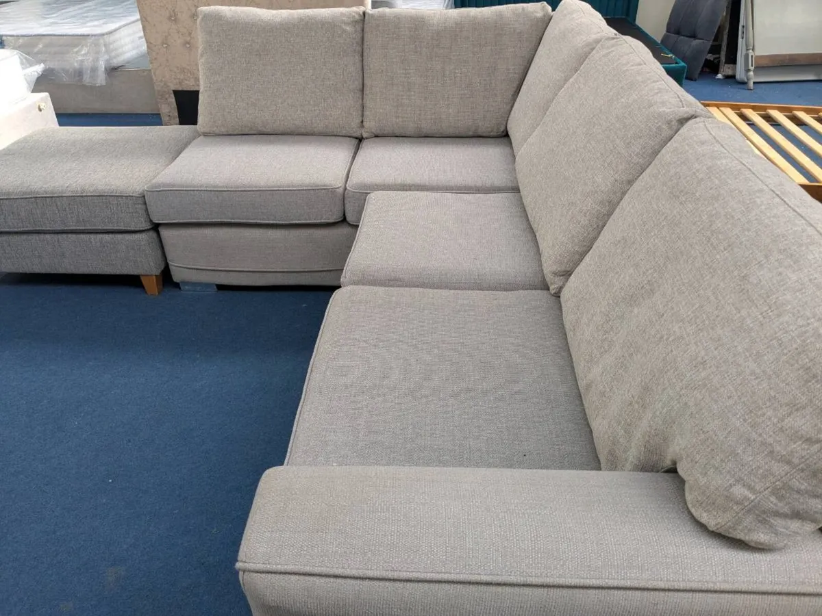 Corner couch - Image 2