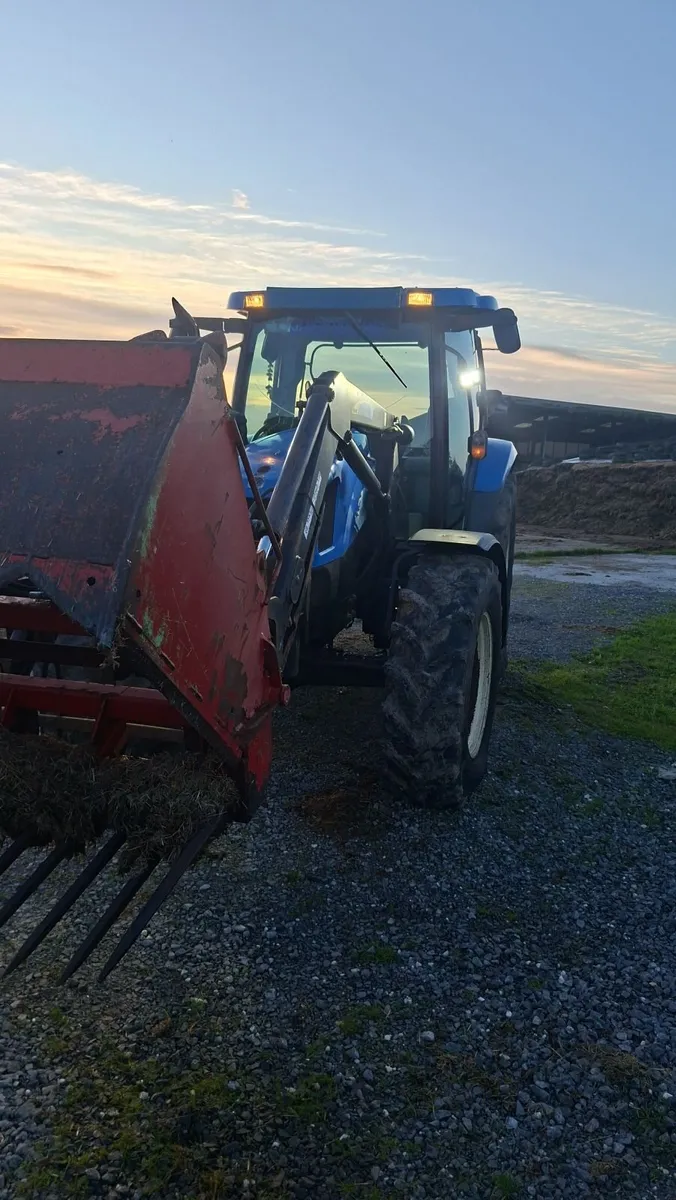 Tractor - Image 4
