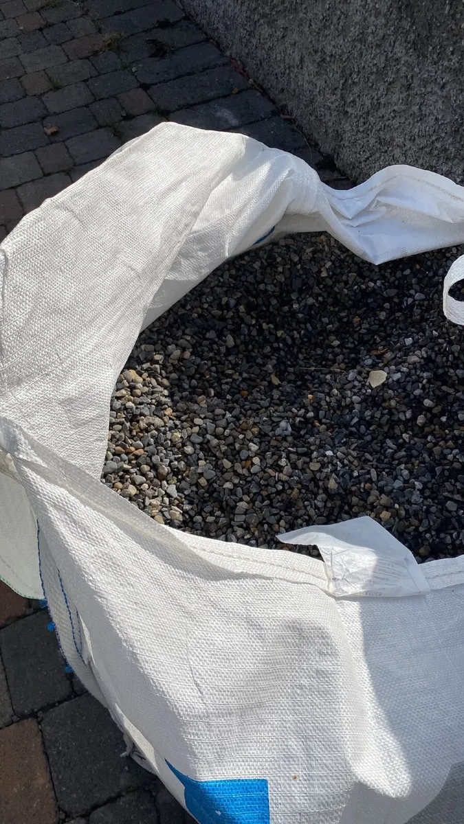 Free 0.5 tonne bag 10mm Kilsaran river pebble - Image 1