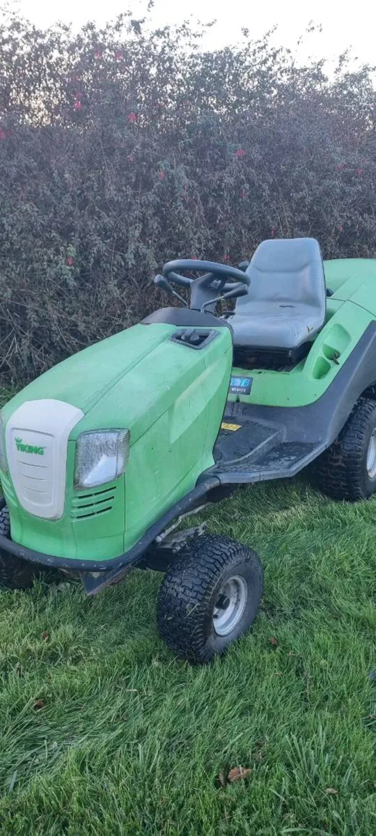 Viking T6 ride on lawnmower - Image 2