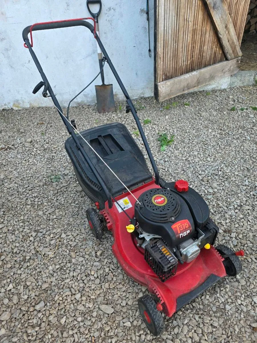 Petrol Lawnmower - Image 3