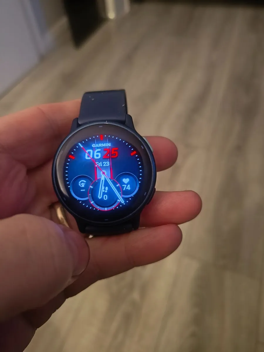 Genuine  Vivoactive 5  -42mm GPS Watch - Image 4