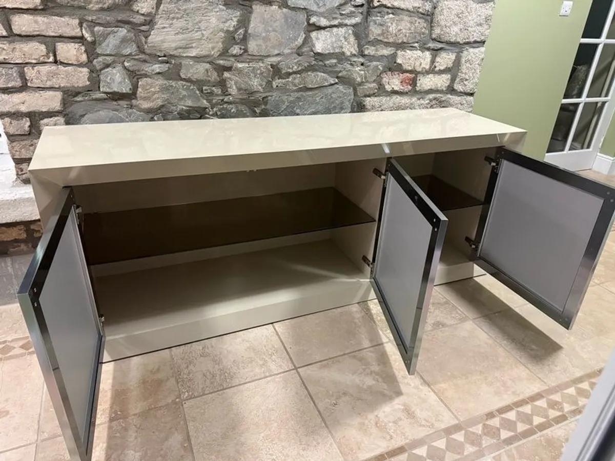 Natuzzi sideboard / tv unit - Image 2