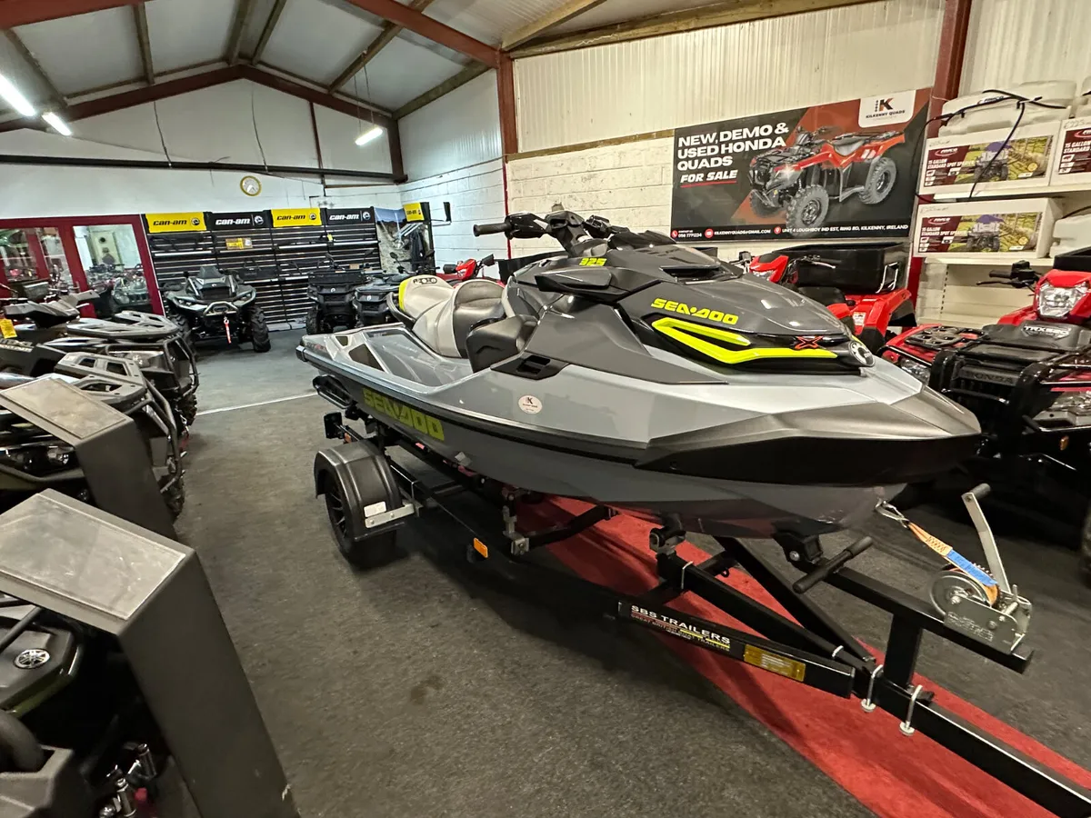 2025 Seadoo RXTX 325 only 69hrs - Image 4