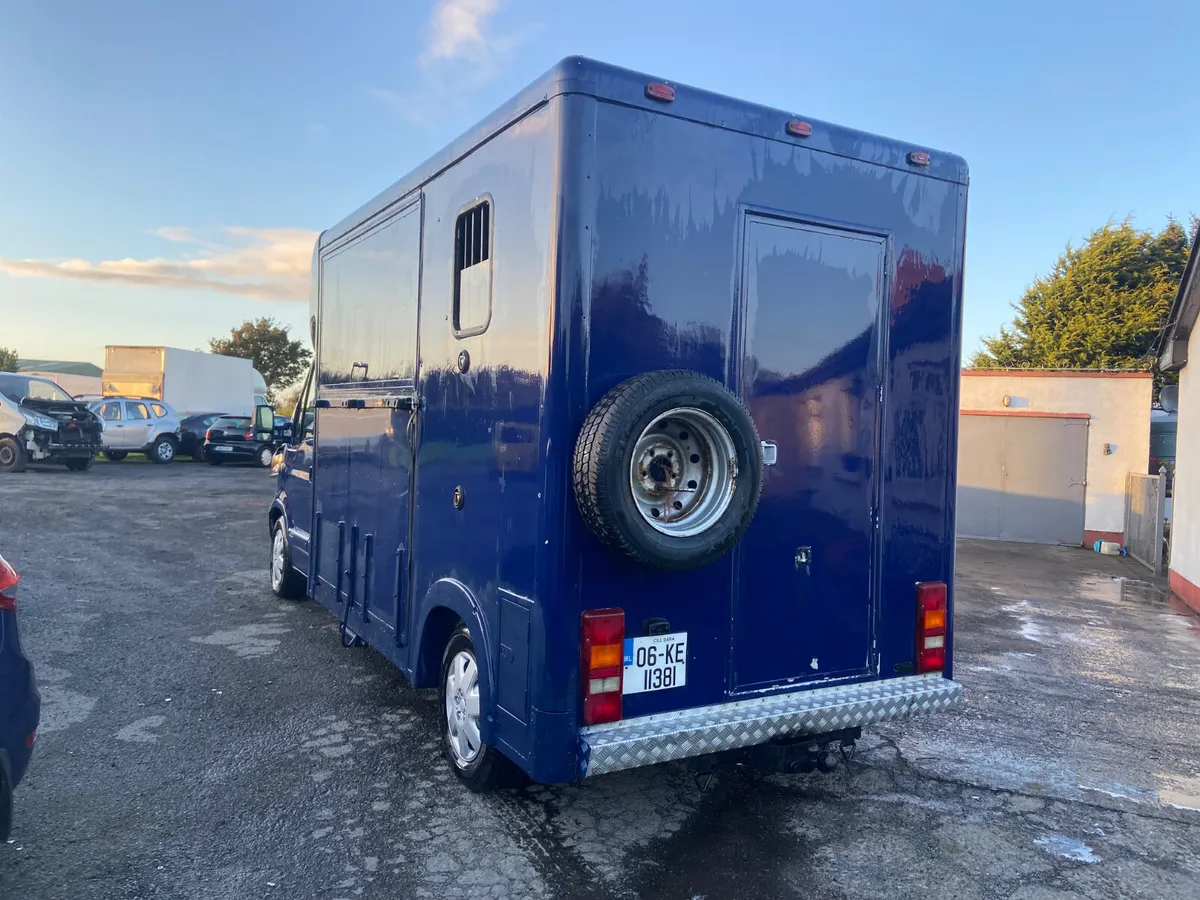 06 Renault master horse lorry - Image 4