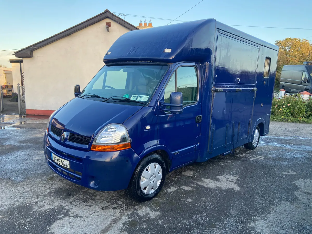 06 Renault master horse lorry - Image 2