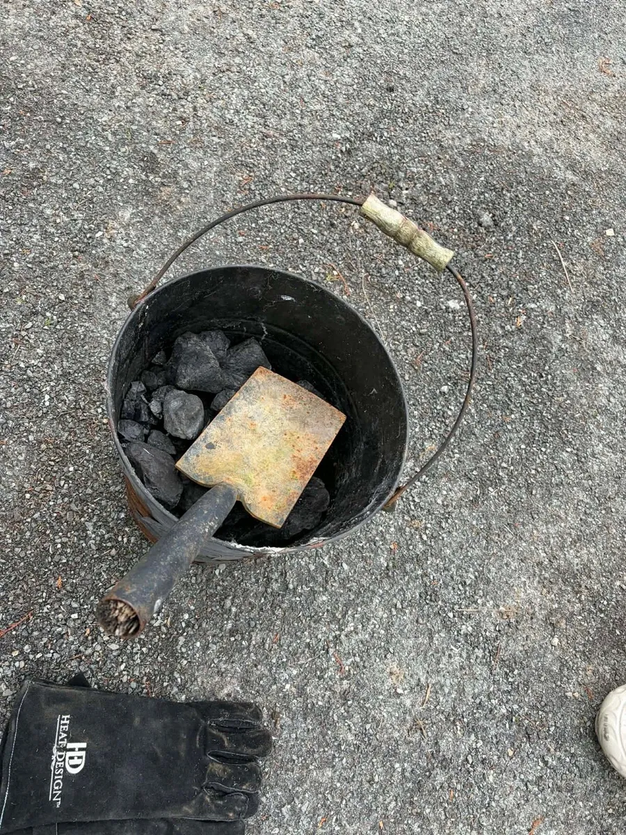 coal bucket etc bundle €25 together - Image 4