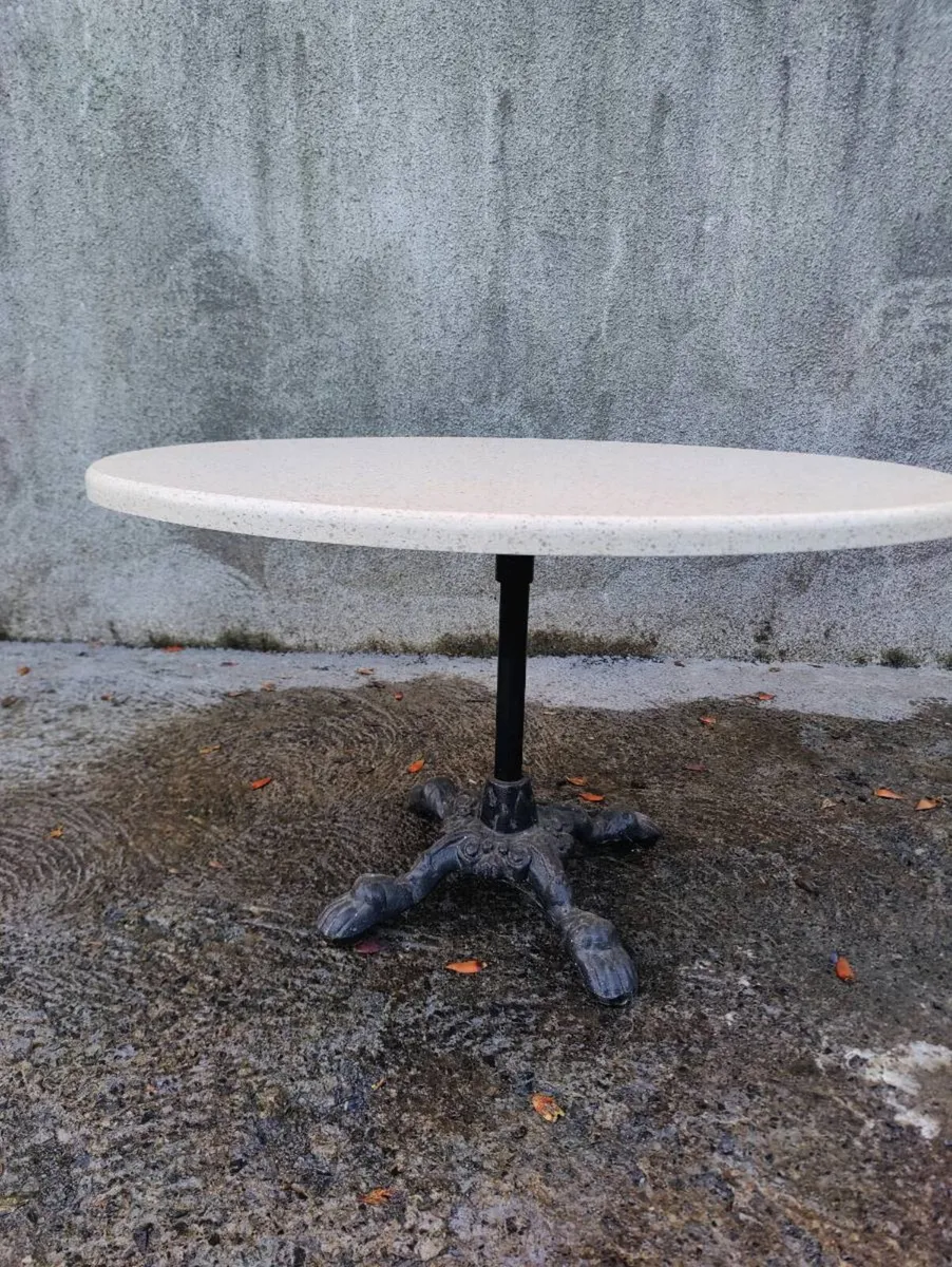 Small granite table - Image 2