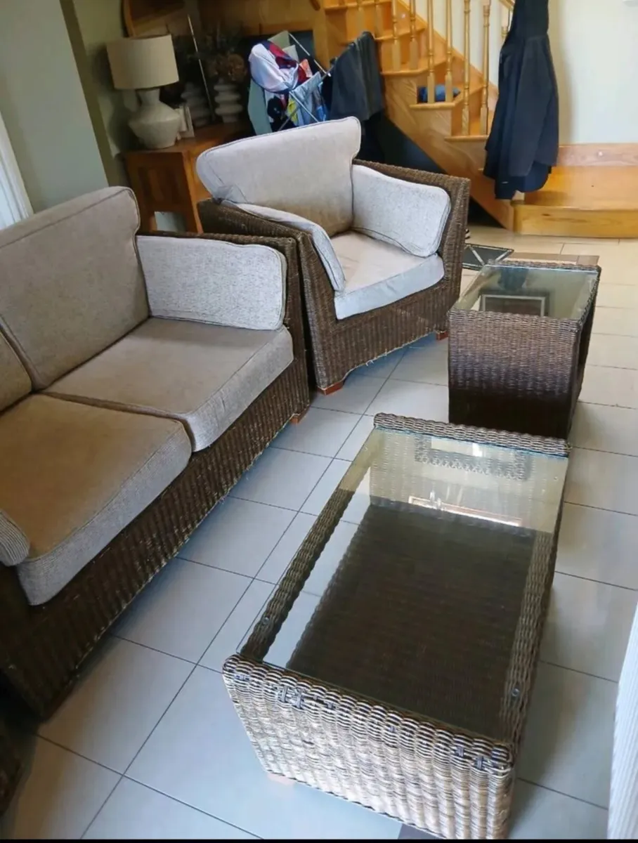 Couch 2x armchairs 2x coffee table - Image 1