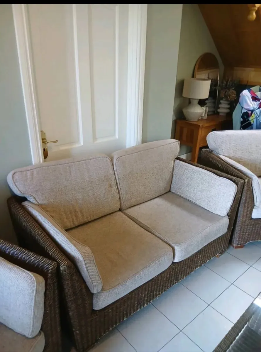 Couch 2x armchairs 2x coffee table - Image 4
