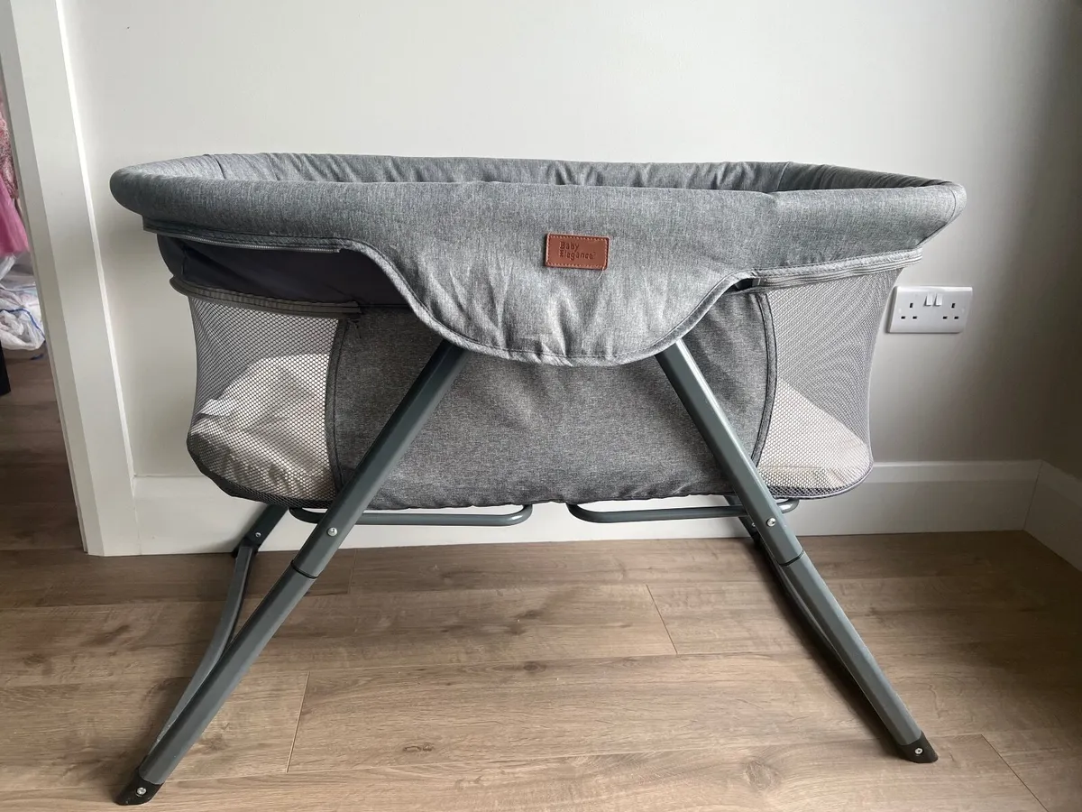 Travel cot - Image 2