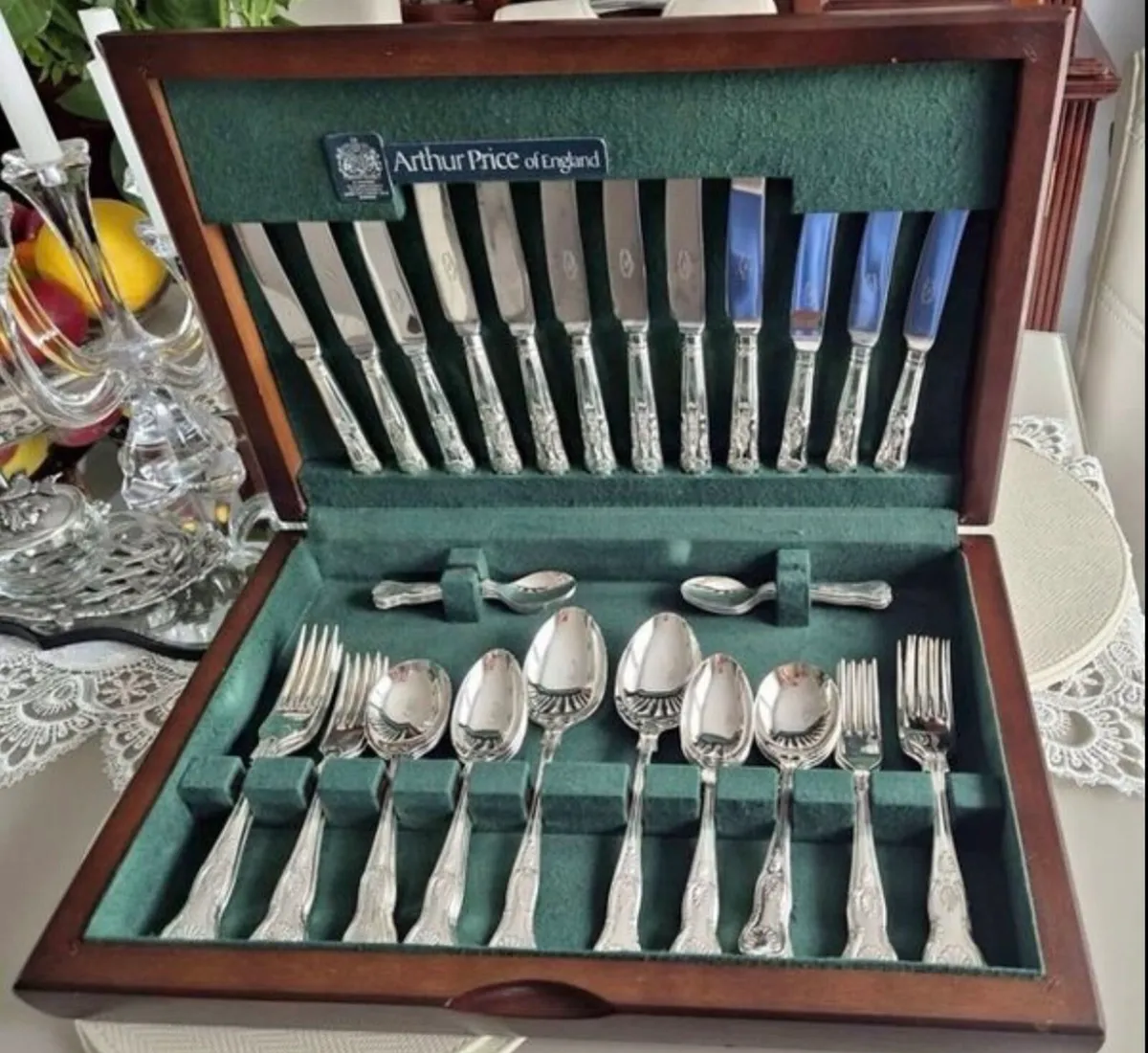 Canteen of cutlery