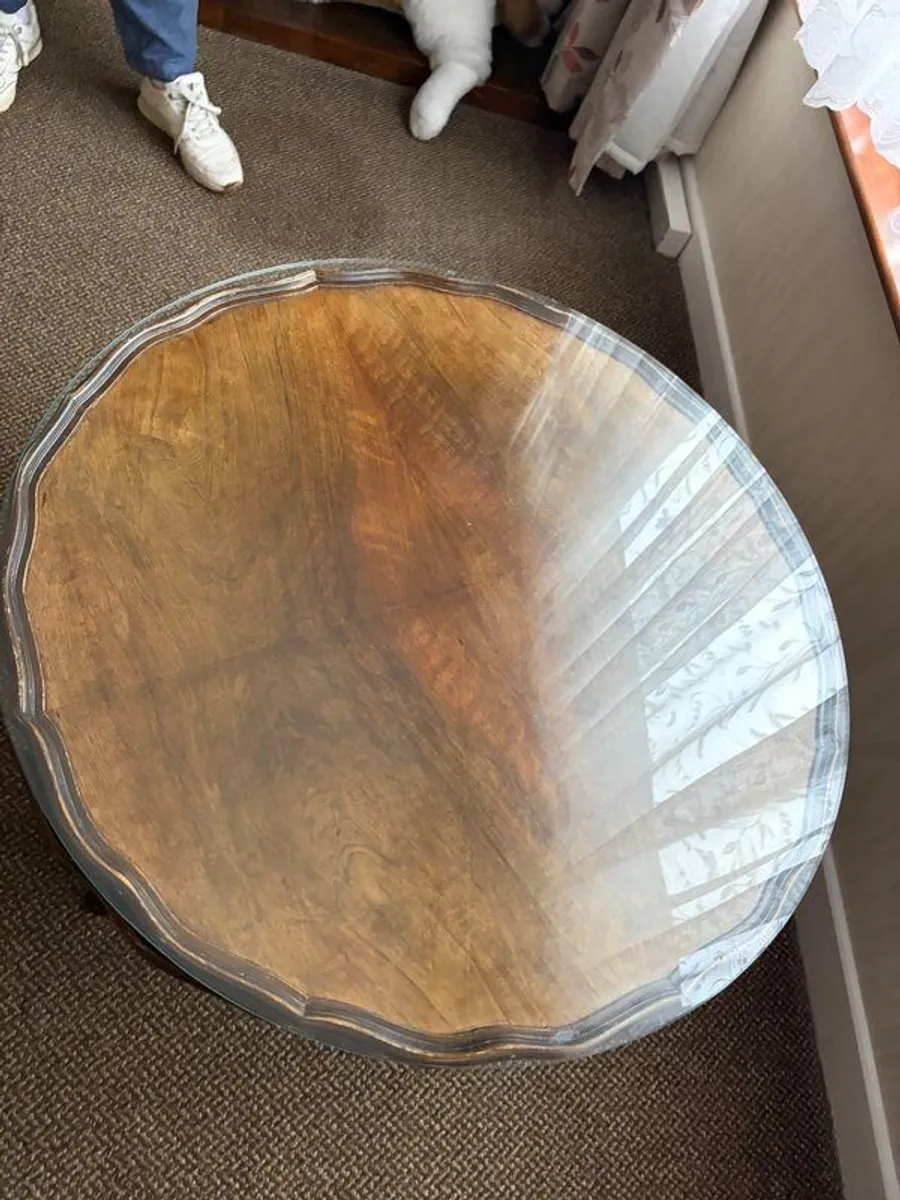 Antique Walnut table with 4 pull out individual - Image 2