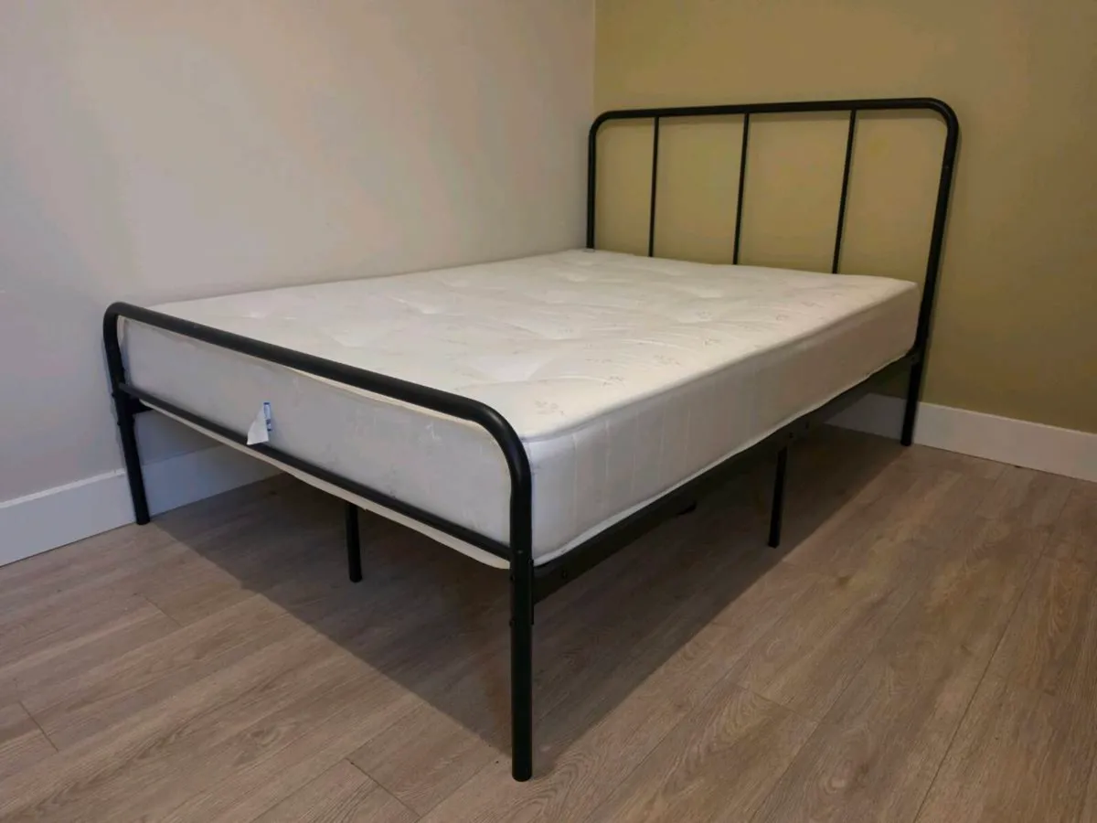Double bed with mattress black frame - Image 2