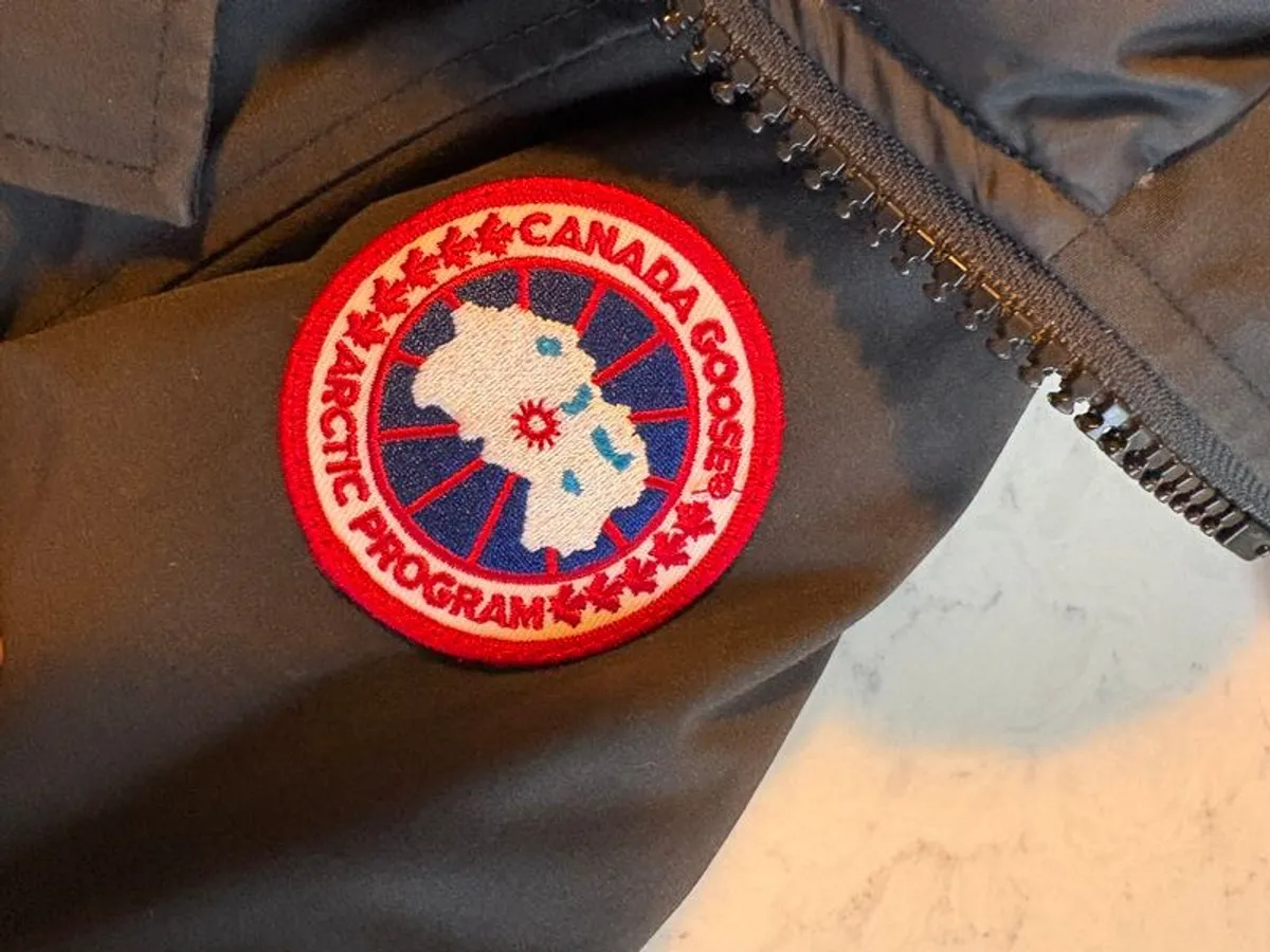 Canada Goose Mens Coat L/G - Image 3