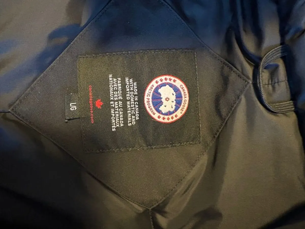 Canada Goose Mens Coat L/G - Image 4