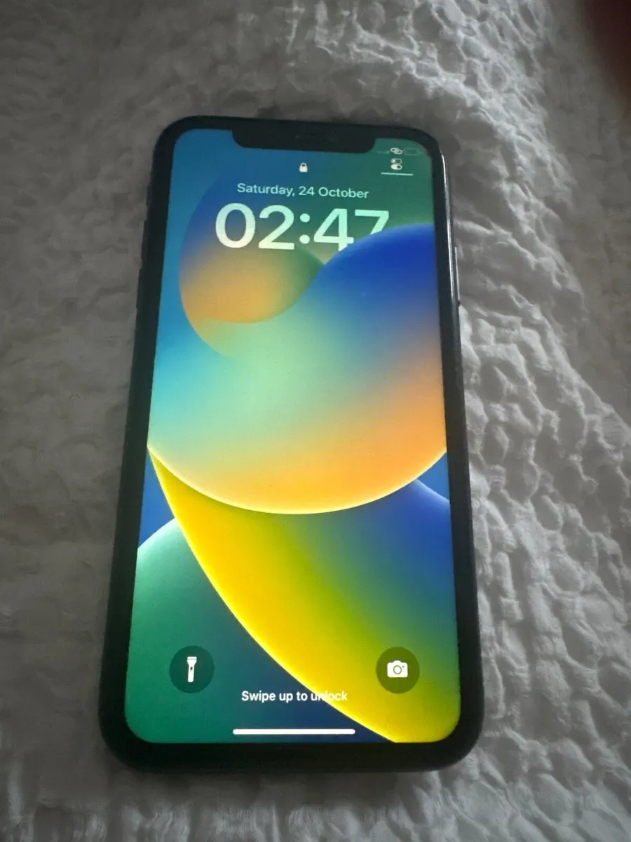 iPhone 11 64g open to offers wats app me - Image 1