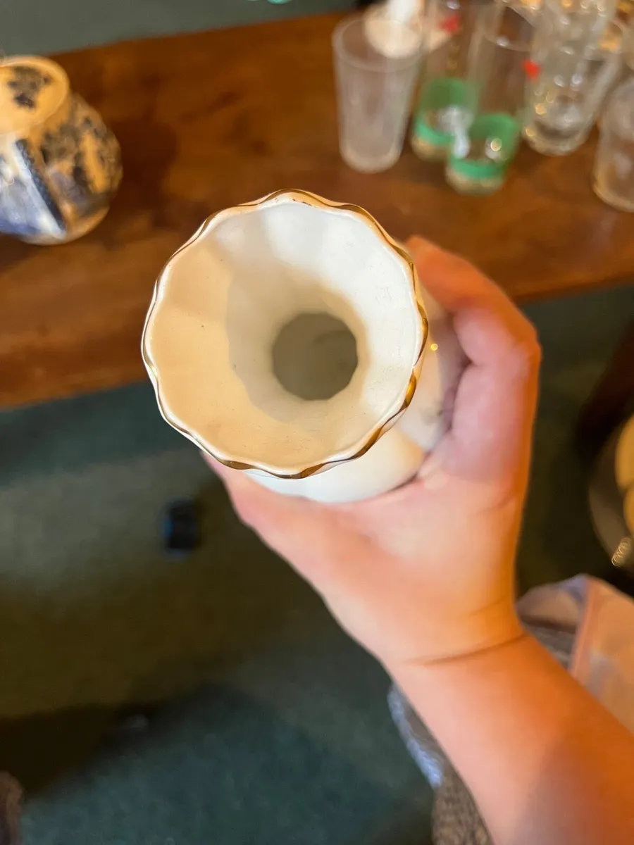 Fine bone china vase - Image 2