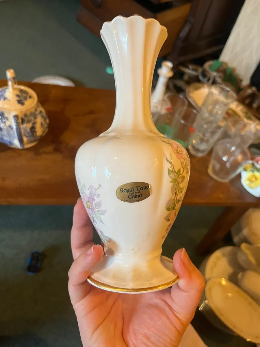 Fine bone china vase - Image 3