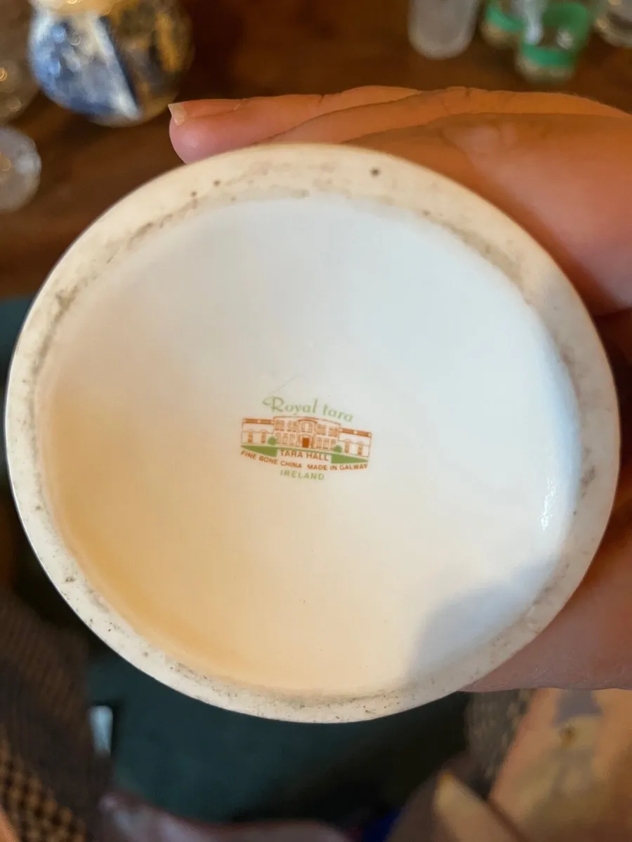 Fine bone china vase - Image 4