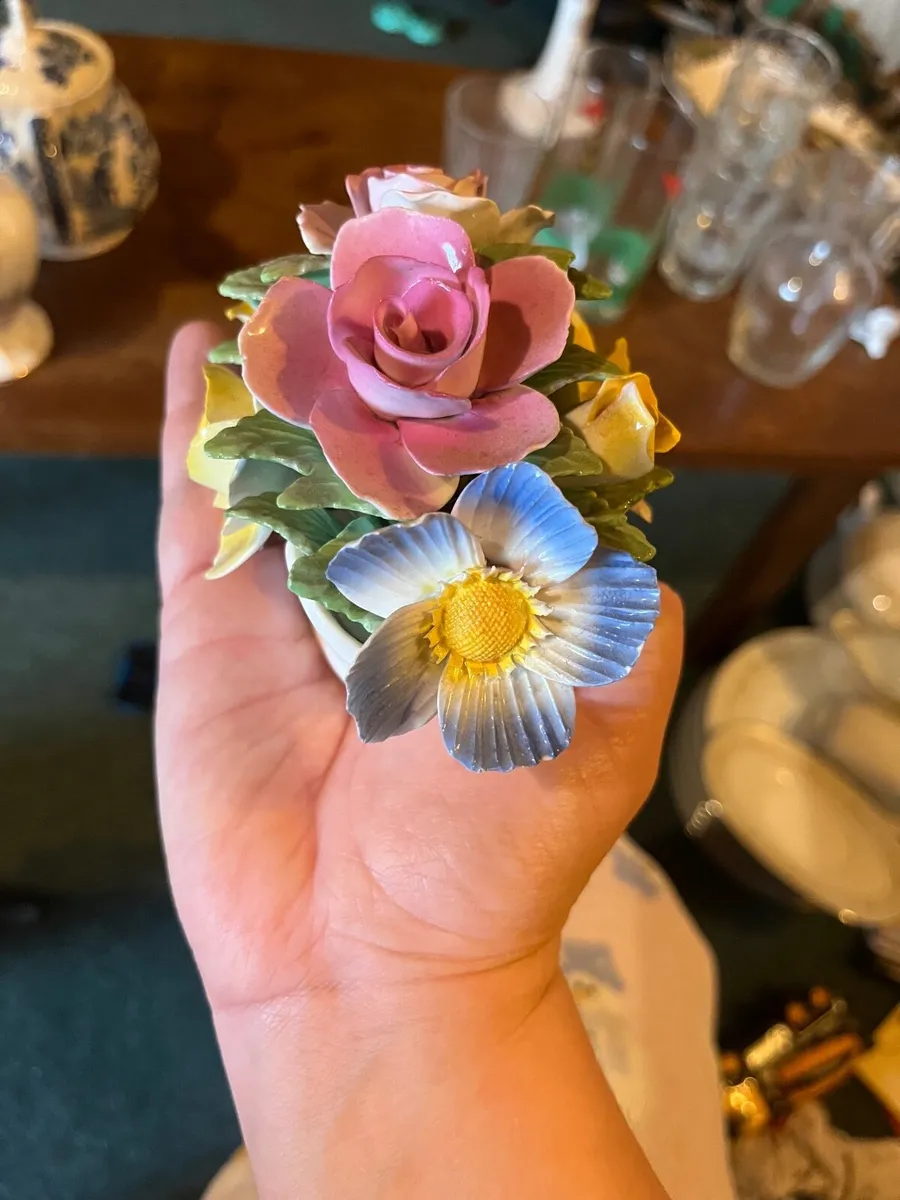 Fine bone china decor - Image 1