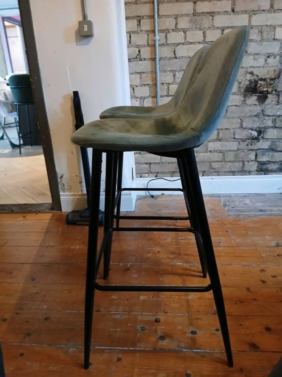 High stools - Image 3