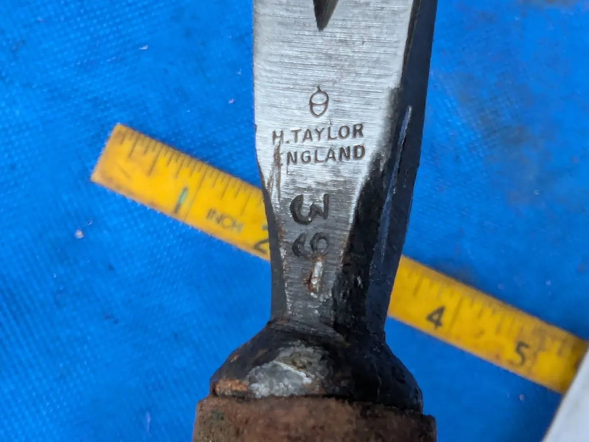 Woodcarvers Vee Chisel - Image 4
