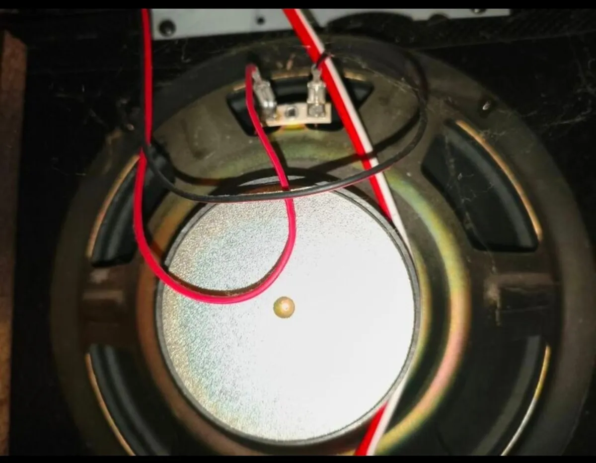 Guitar amplifier - Image 3