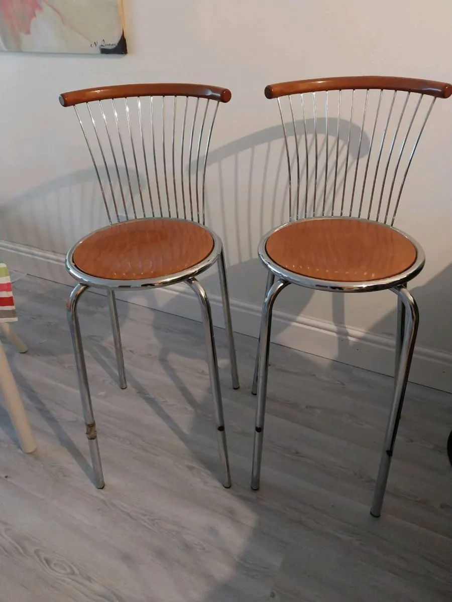 Bar stool