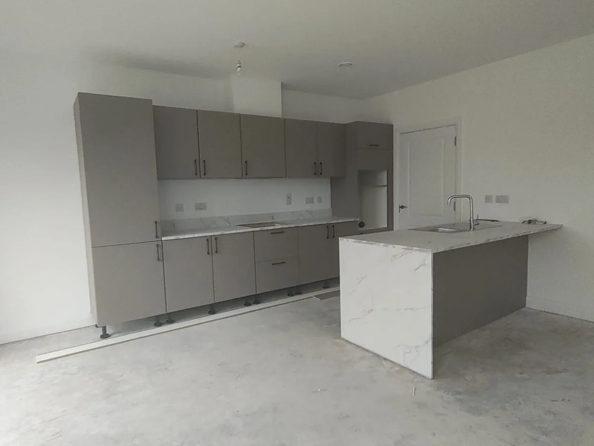 Brand New Kitchen with Peninsula (Island) - Image 1